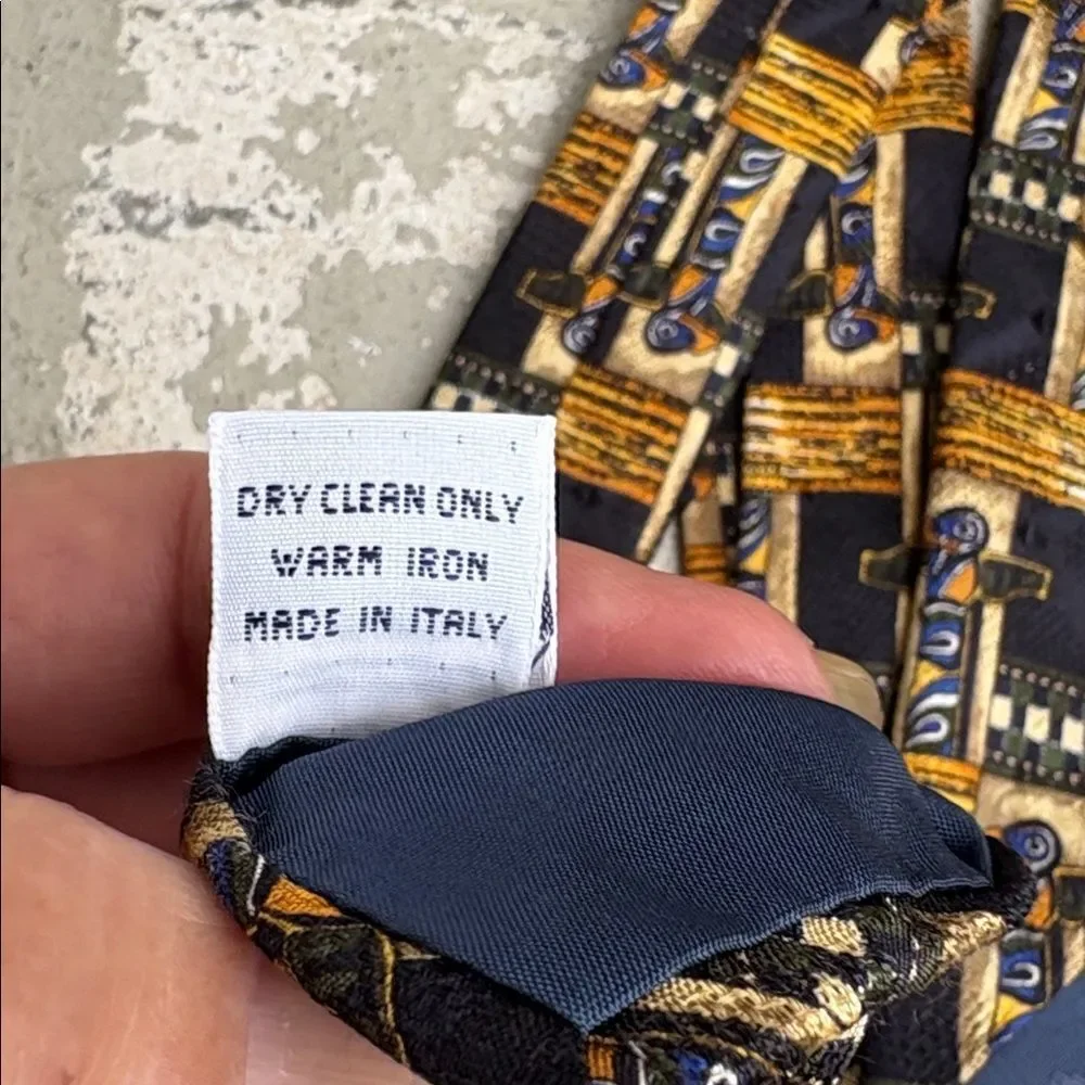 Givenchy Men’s tie